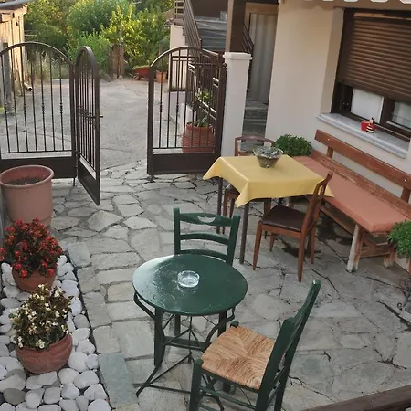 Bloutsos Guest house