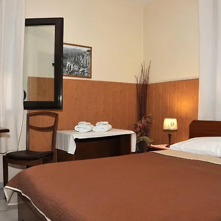 Bloutsos Πανσιόν 3*