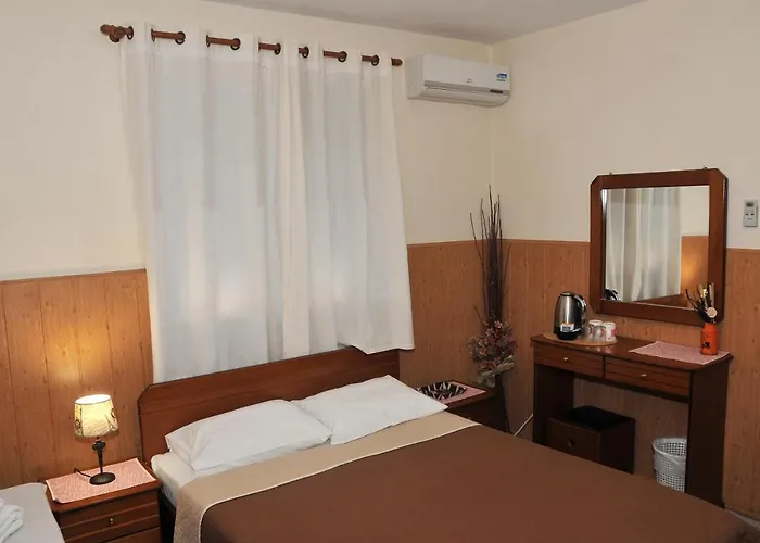 Πανσιόν Bloutsos 3*